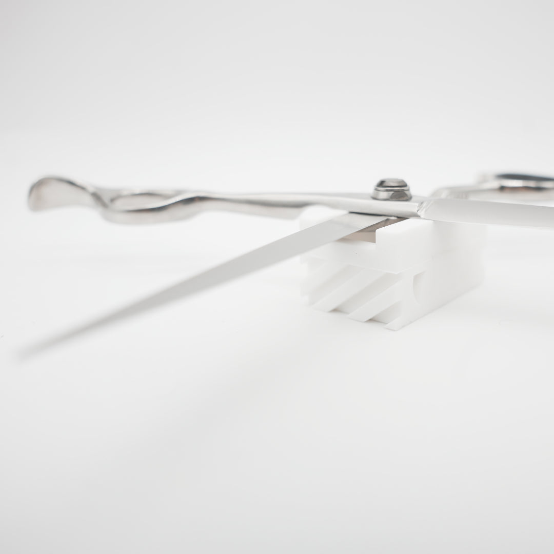 白狼(しろおおかみ）の研ぎ台 – HiddenFlavor Scissors