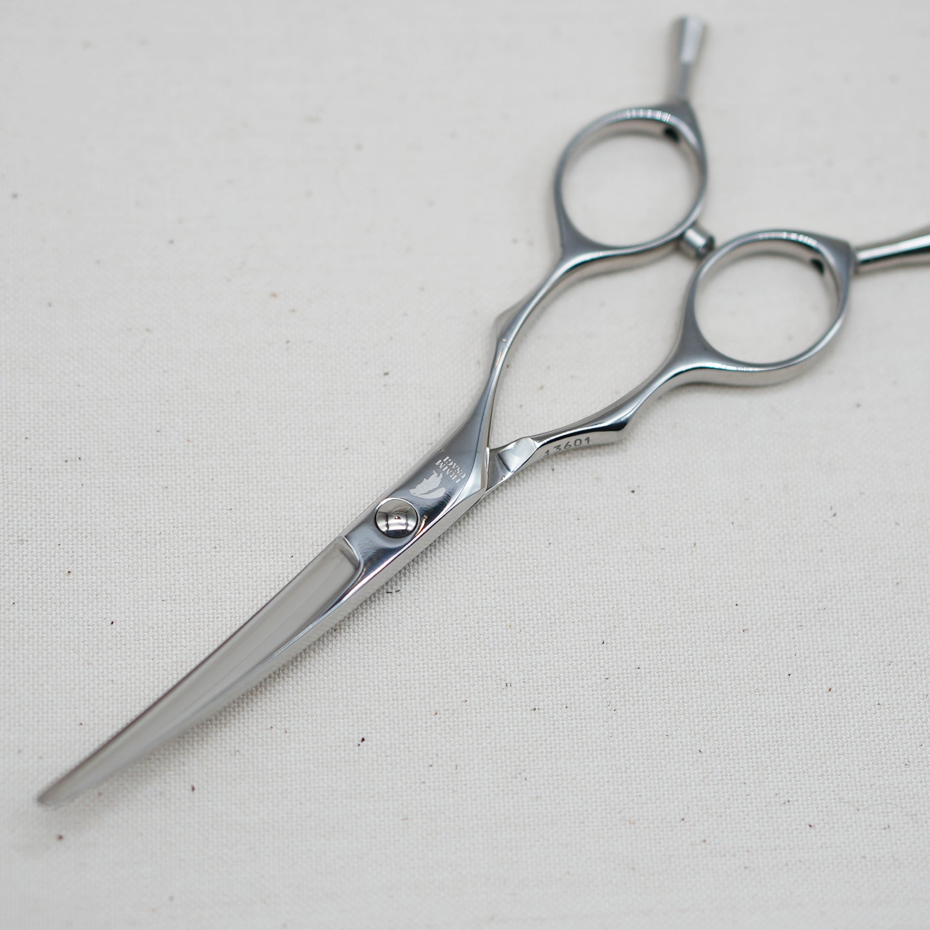 たれみみ兎【5,25inch face Curved Scissors】 – HiddenFlavor Scissors